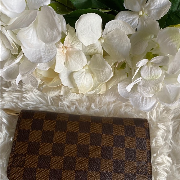 ❌Sold❌💯 Authentic Zippy Wallet.❤️💗 - Picture 2 of 13